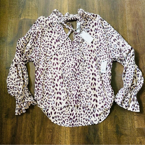 Equipment Farah Cheetah Keyhole Blouse | NWT | Small - Picture 4 of 8